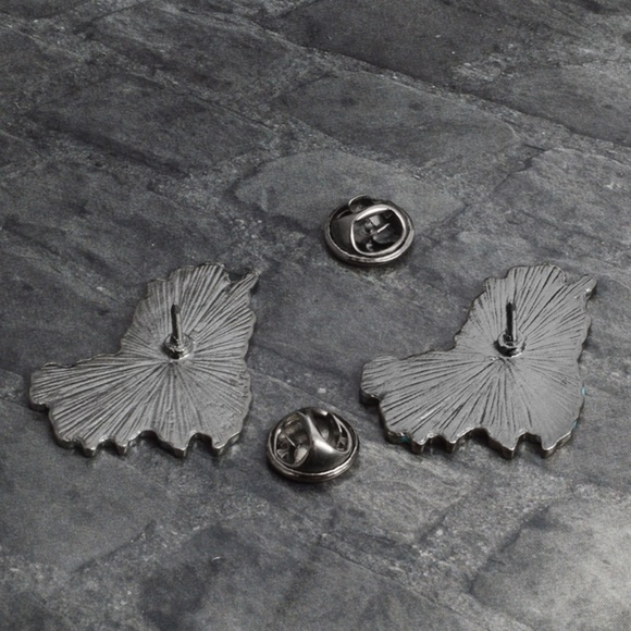 Pink Alpaca Alpacasso Enamel Pin (BUNDLE AND SAVE!!!) - Picture 3 of 6